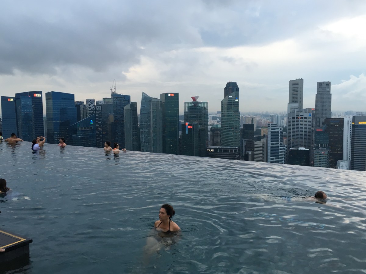 World's highest rooftop infinity pool