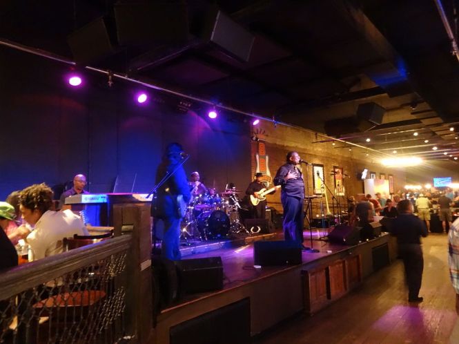 1024px-b-b-_kinge28099s_blues_club_28nashville292c_b-b-_kinge28099s_blues_club_all-star_band_2